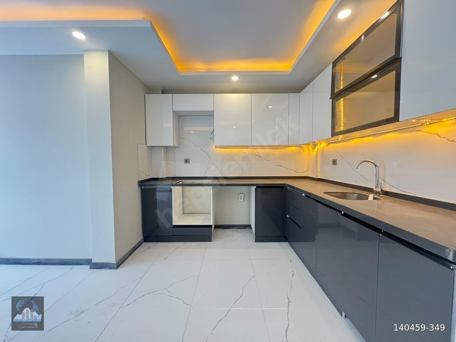 ŞEHİTLER CADDESİNDE GİRİŞ KAT 120M 3+1 SATILIK KUPON DAİRE