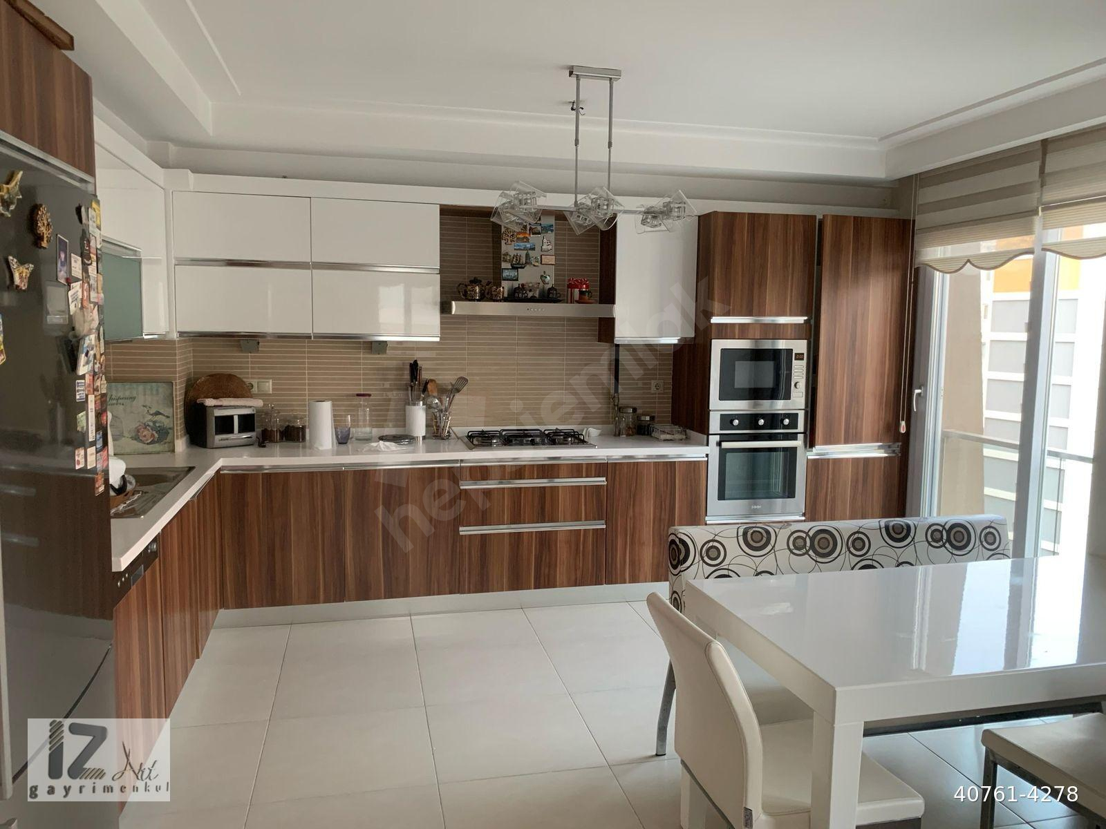 İZ'DEN TÜRKMENBAŞI BEGOVİÇ YAKINI PREMIUM SİTEDE 220 M² 4+1