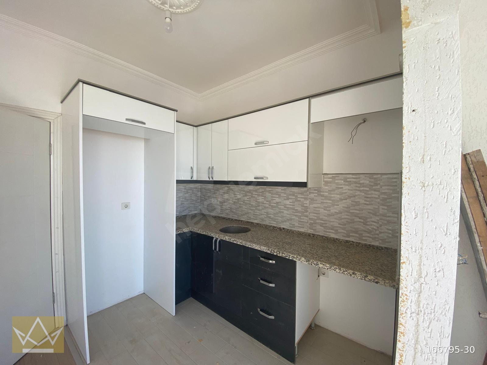 MUMCULAR MERKEZE YAKIN EBEVEYN BANYOLU ÇİFT BALKONLU 2+1 DAİRE