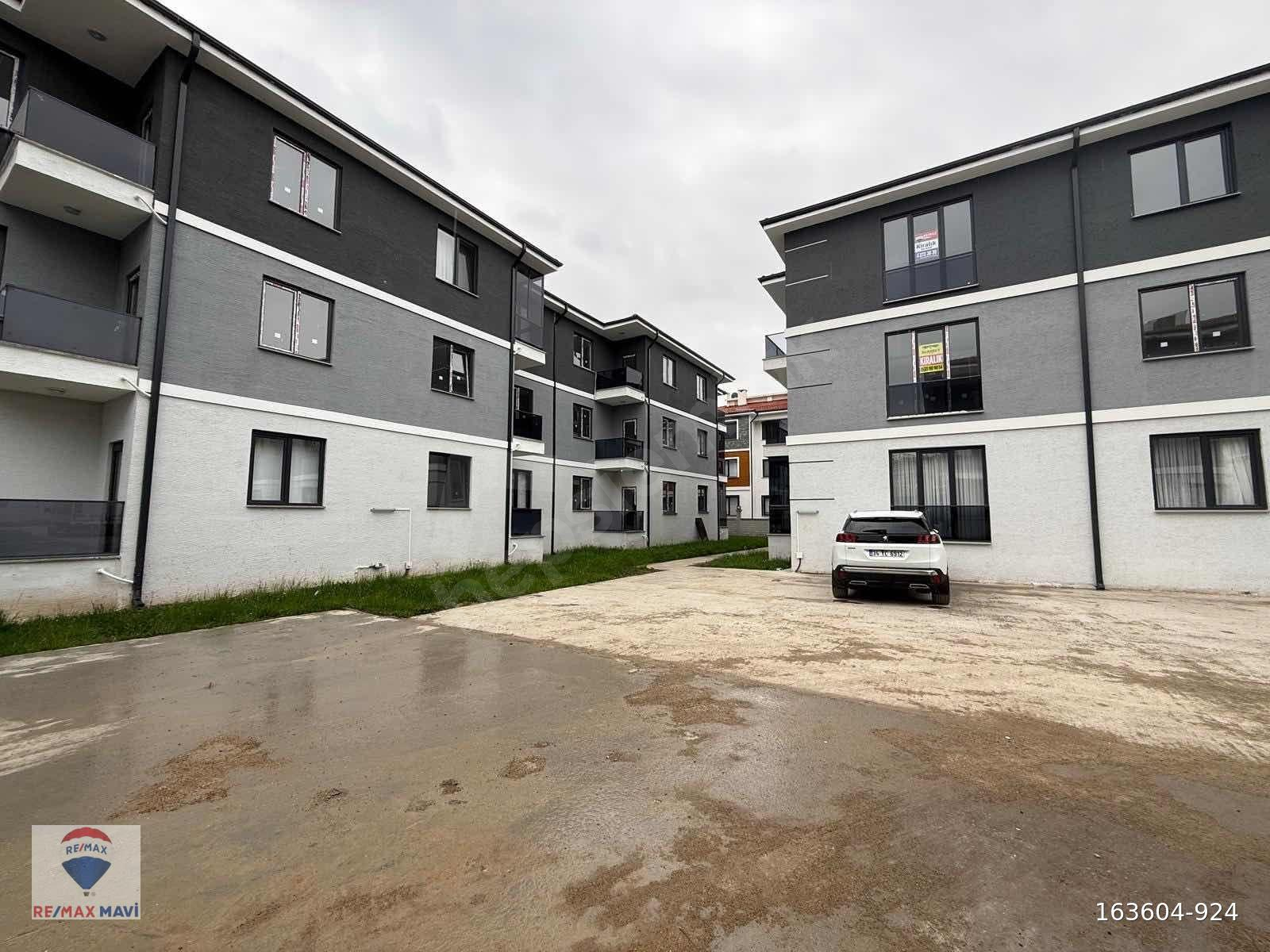 REMAX MAVİ'DEN ARİFİYE FATİH MAH3+1 EBEVYN BANYOLU SATILIK DAİRE
