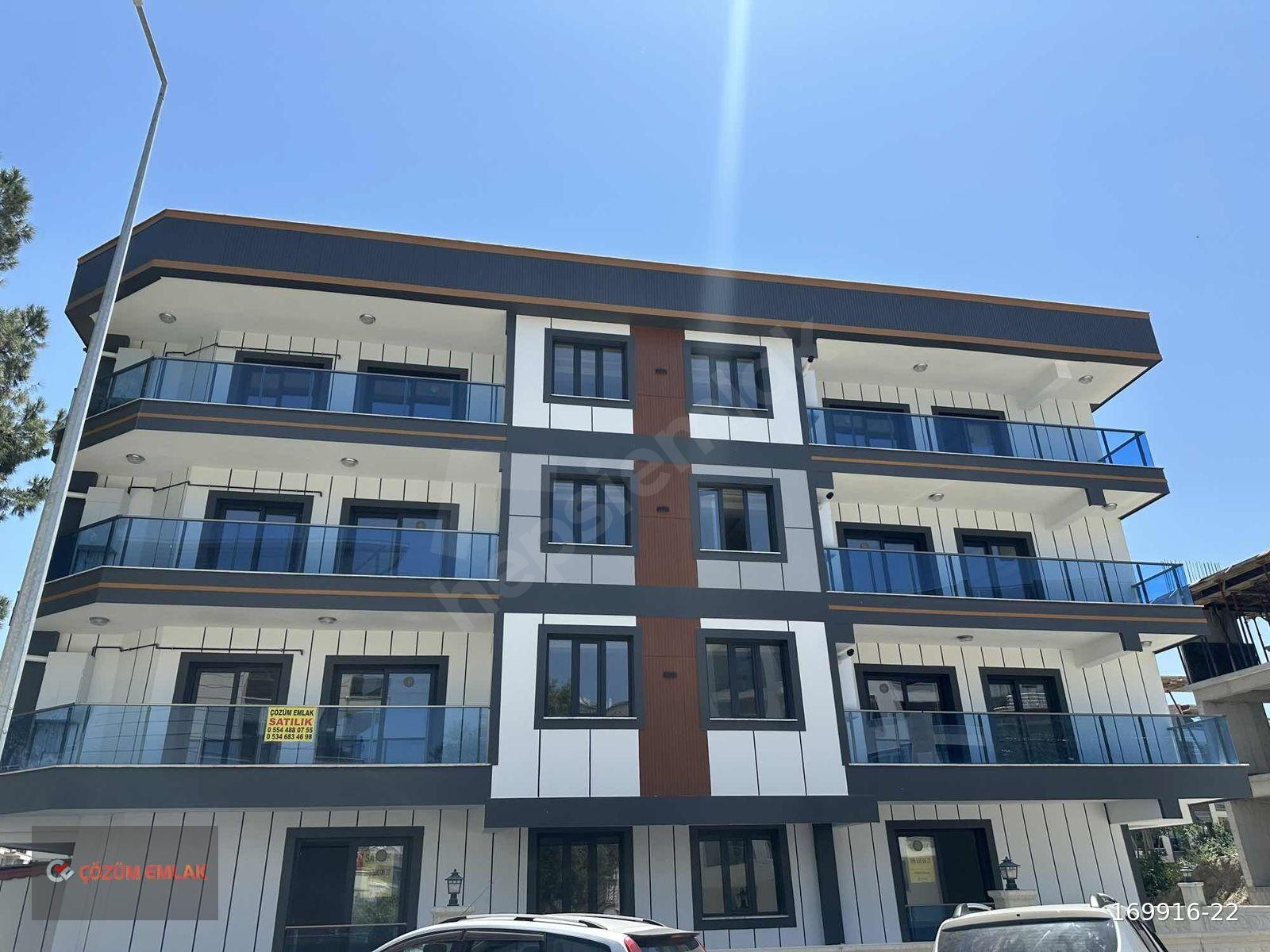 ÇÖZÜM EMLAK'TAN MURADİYE'DE SİTE İÇERİSİNDE 2+1 SIFIR LÜKS DAİRE