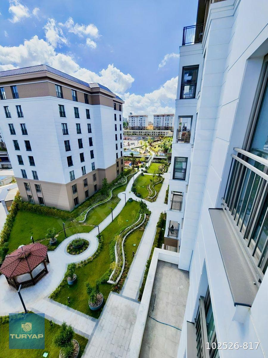 ACİLL MEYDAN BAŞAKŞEHİRDE BÜYÜK TİP 4+1 SATILIK BOŞ DAİRE