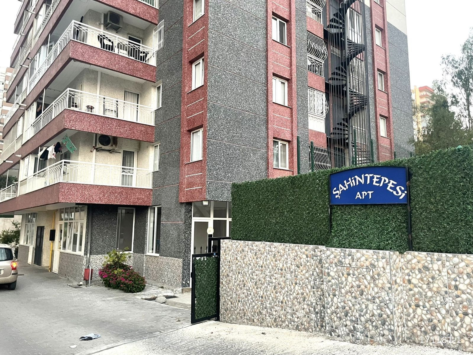 İzmir Bayraklı'da 3+1 Satılık Daire