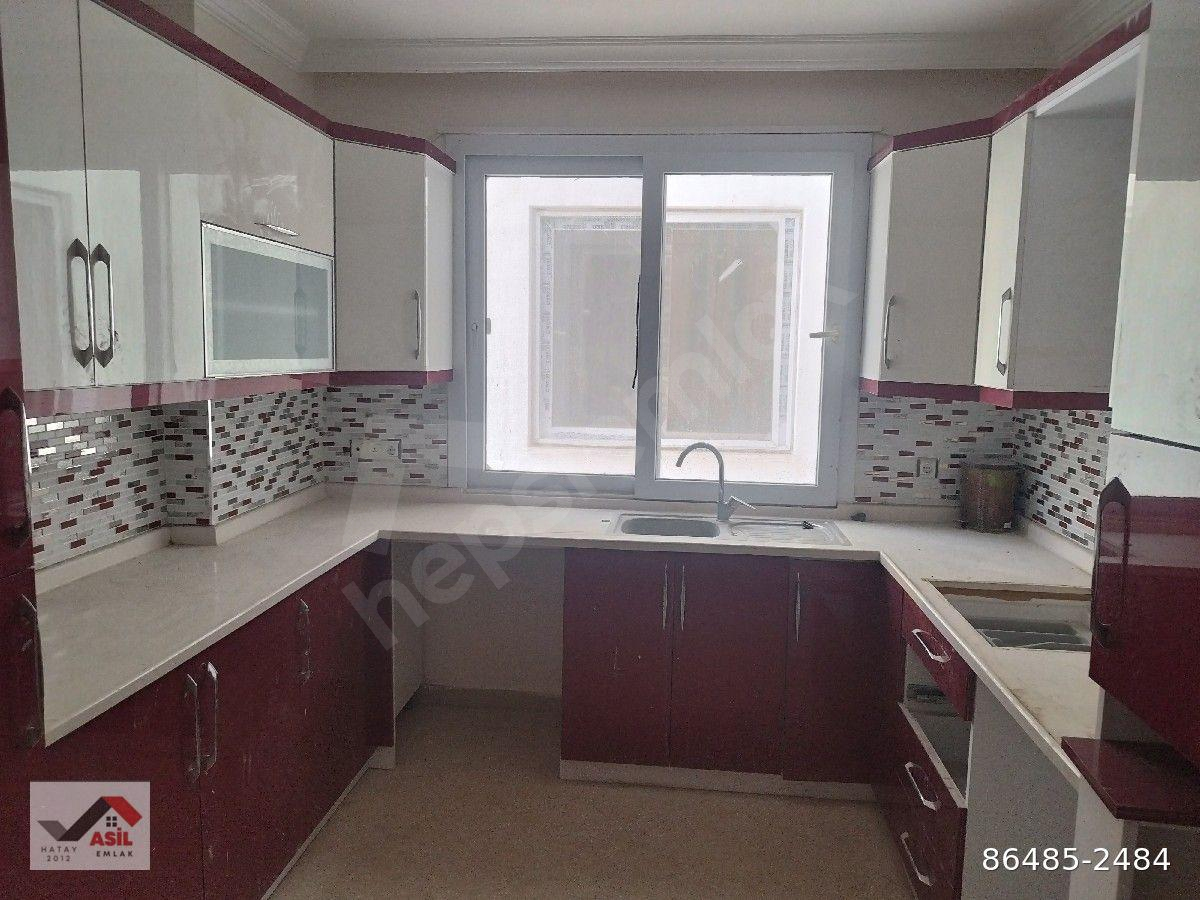 hatay Arsuz karaağaç en işlek caddesinde satılık 3+1 daire
