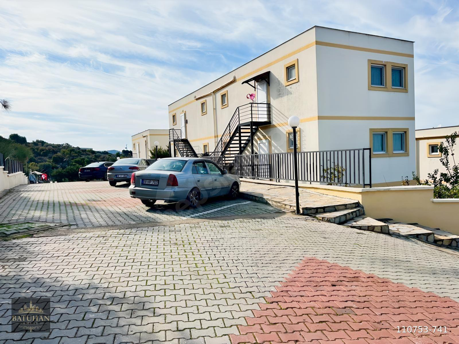 MUĞLA/MİLAS/GÜLLÜK'TE SİTE İÇERİSİNDE 2+1 DÜZ AYAK GİRİŞLİ DAİRE