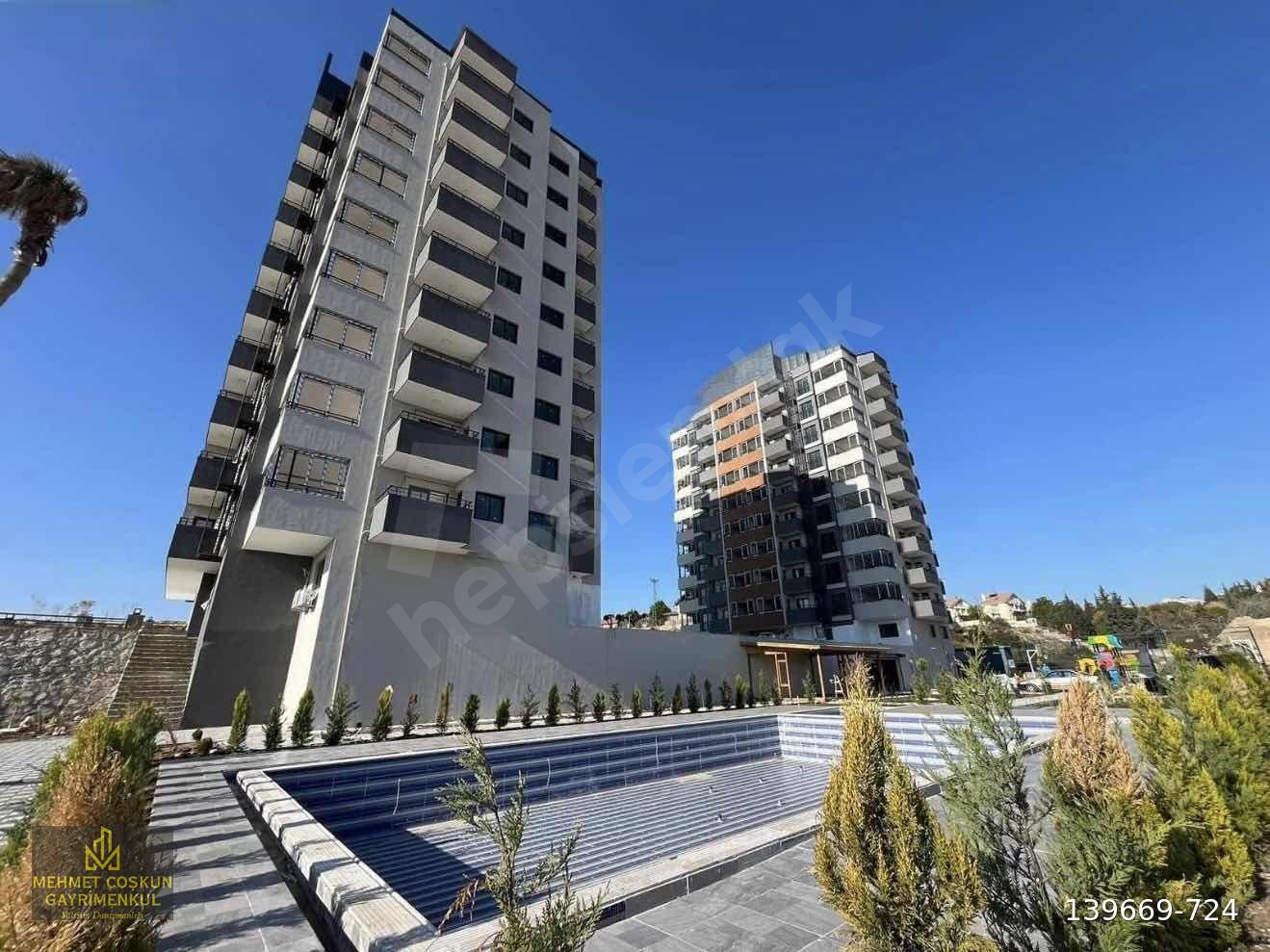 ESENTEPEDE SOSYAL DONATLI GÜVENLKLİ SİTEDE KİRALK SIFIR 3+1DAİRE