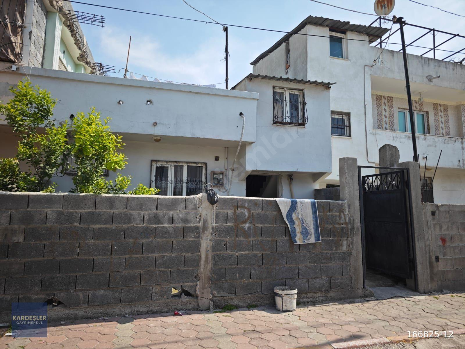 Koza mahallesinde 150 m² arsa içerisinde 110 m² oturuma sahip ev