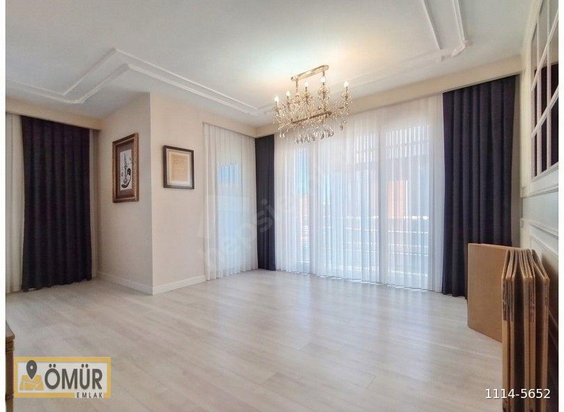 BAHÇELİEVLER 500. YIL BULVARI'NDA LÜKS TASARIMLI 3+2 KİRALIK DUB