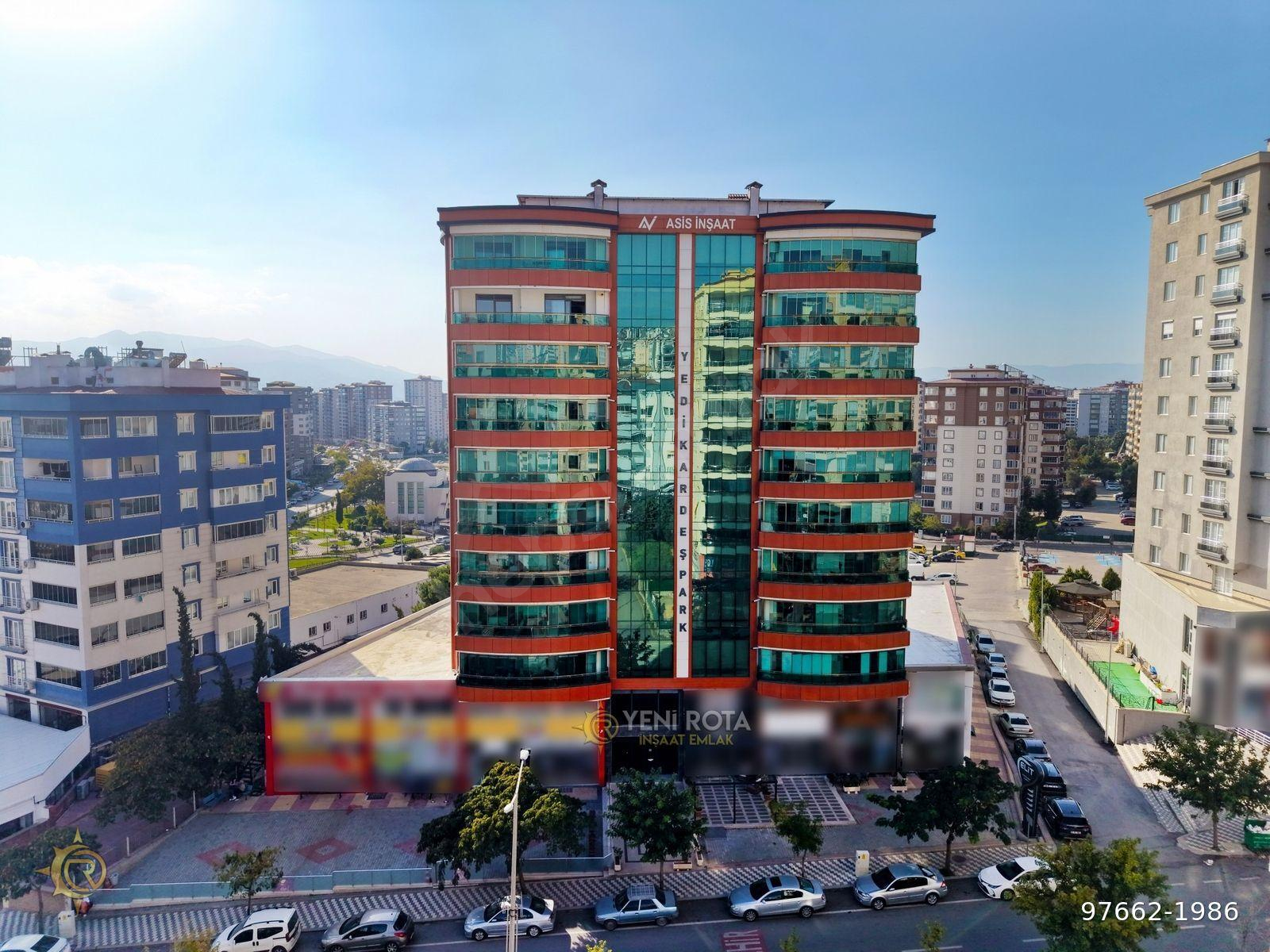 Yeni Rota'dan Ana Cadde Üzeri Lüks ve Geniş 5+1 Satılık Daire.
