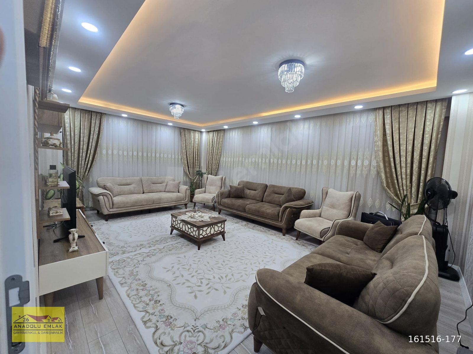 BAHÇELİEVLER'DE SİTE İÇİ/ÖZEL OTOPARKLI/SATILIK 4+1 DAİRE