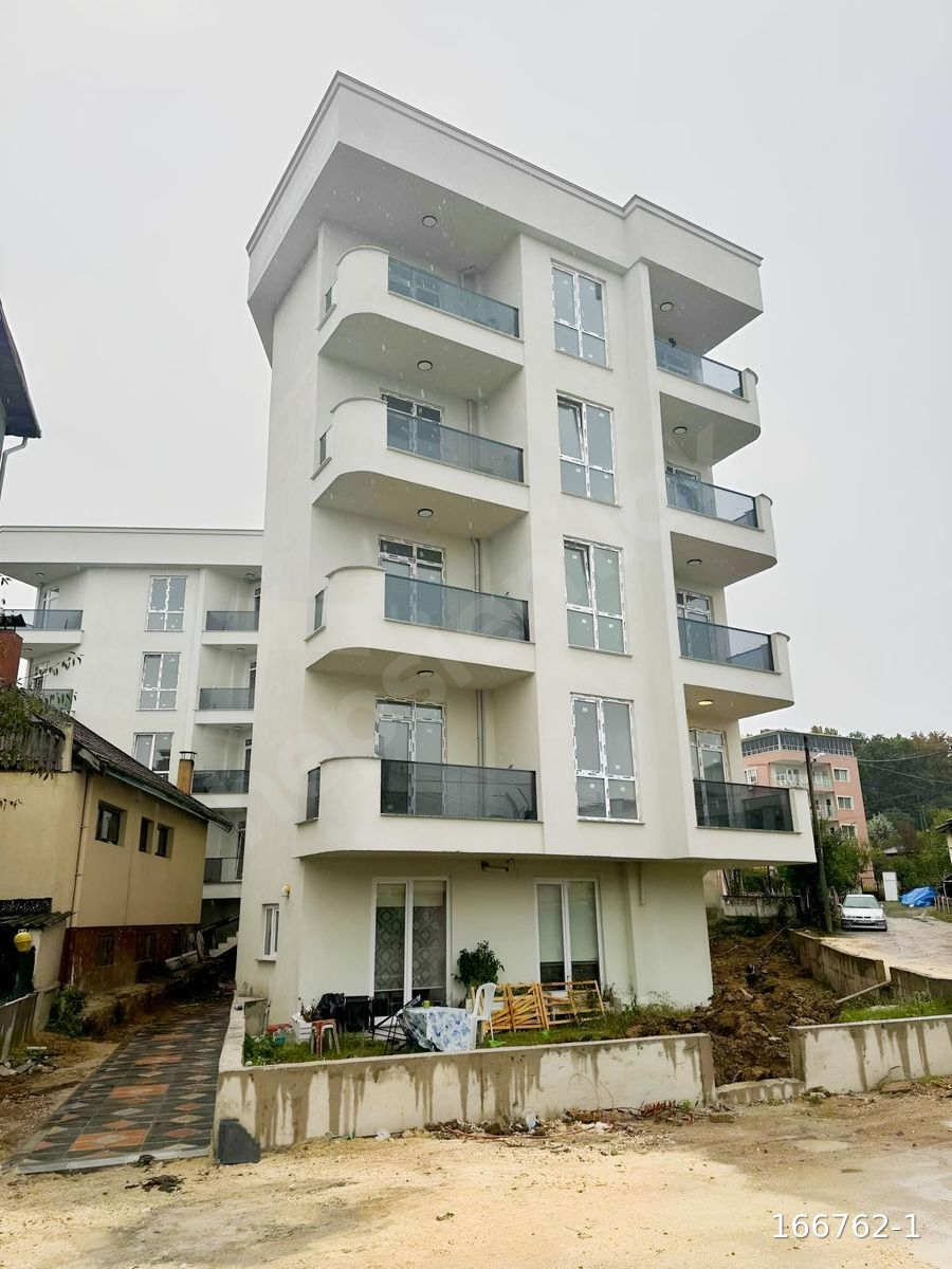 ÇNR Gayrimenkul'den 1+1 50 M2 B.kat ( sıfır )