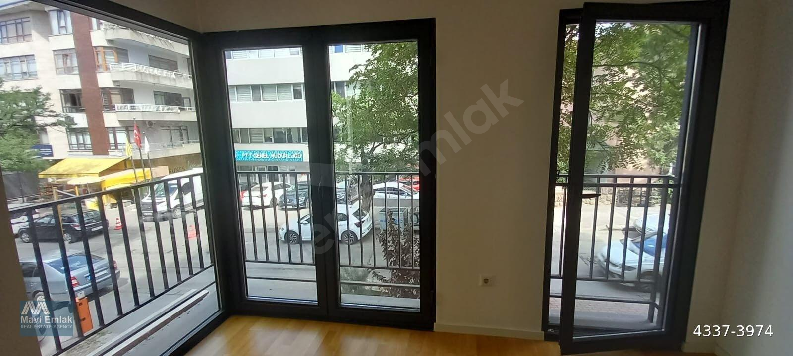 KAVAKLIDERE GÜNEŞ SOKAKTA,YENİ BİNADA, OTOPARKLI, KATTA, 1+1...
