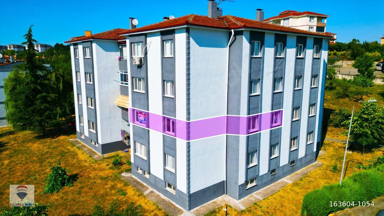 RE/MAX MAVİ KORUCUK MERKEZİ KONUMDA 3+1 Ara Kat Satılık