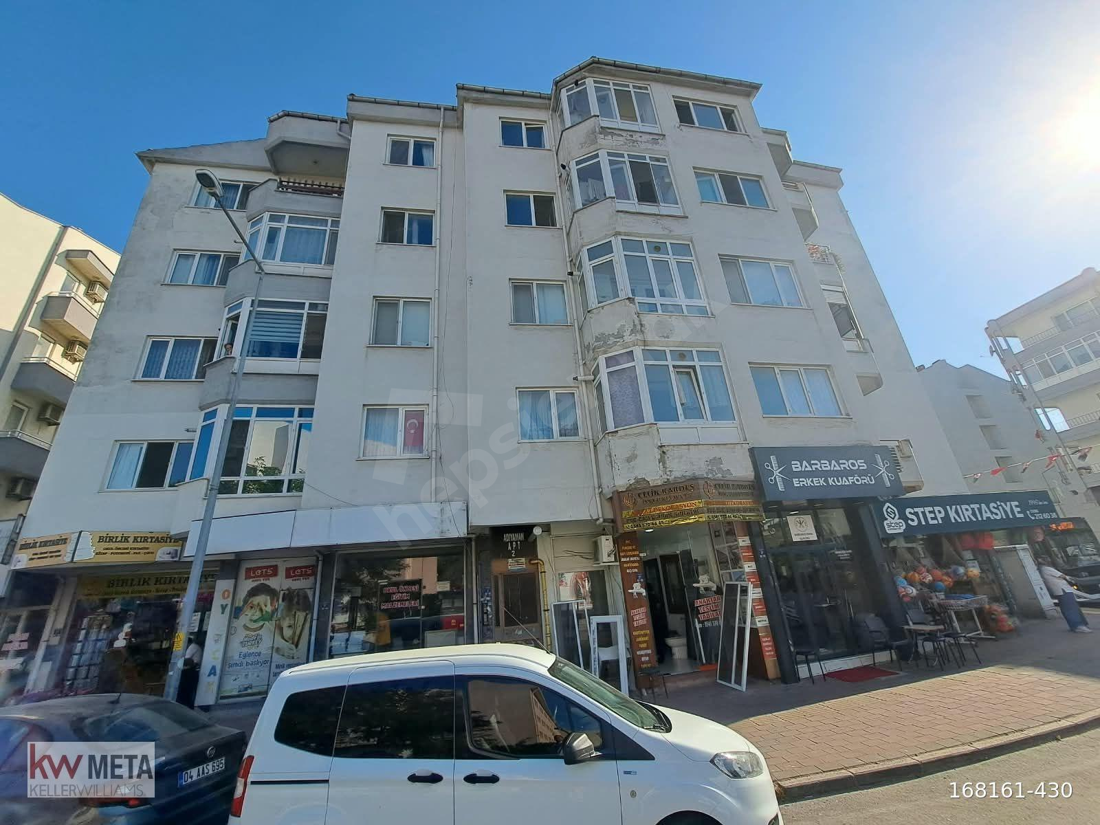 BARBAROS MAHALLESİNDE MERKEZİ KONUMDA 2+1 ARA KAT DAİRE