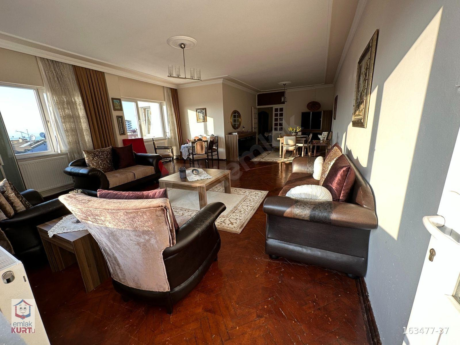 AYASOFYA Kavşağı FATİH Mah. ASANSÖRLÜ, DENİZ Manzaralı, 220 m2