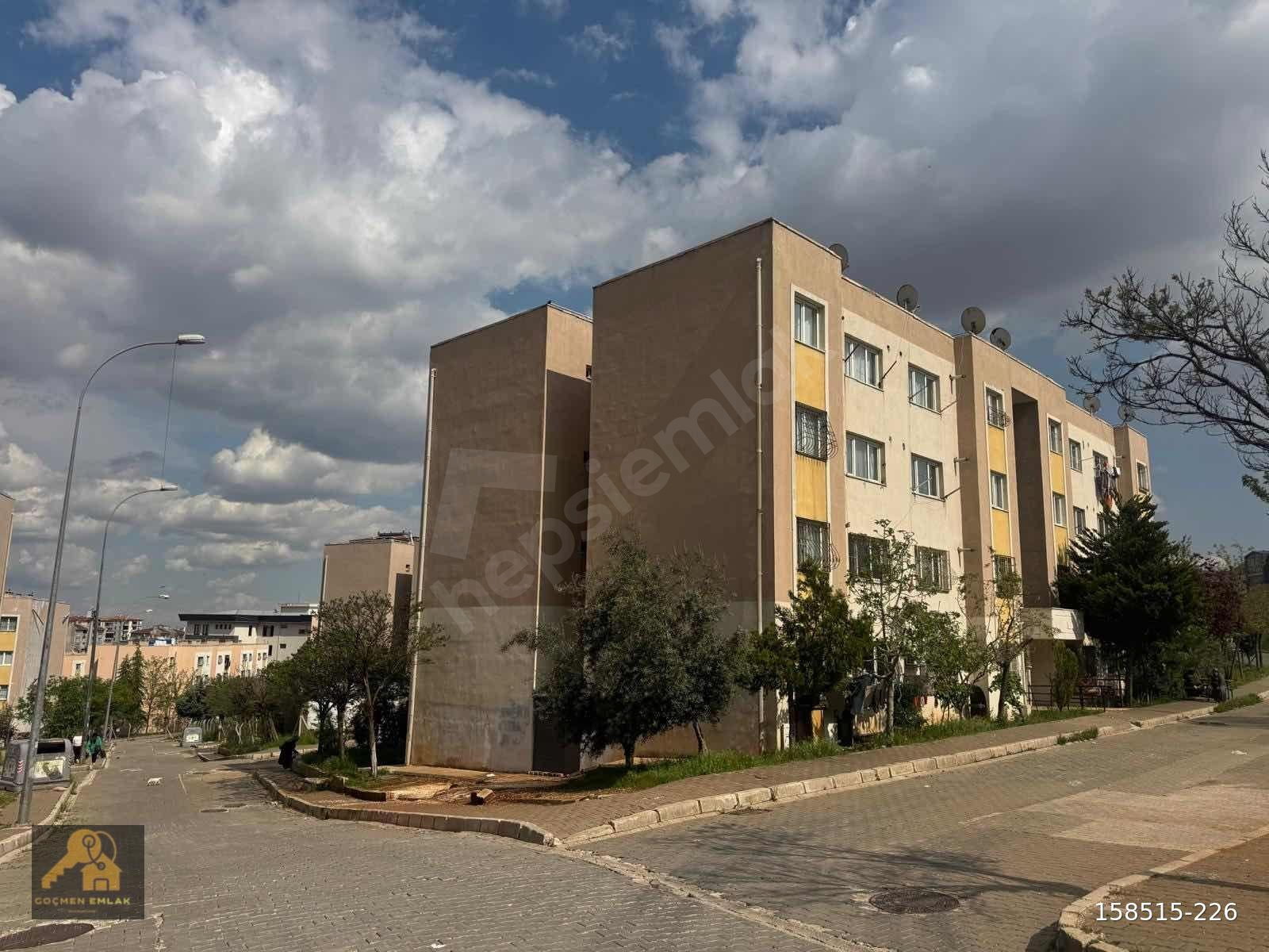 BEYLERBEYİNDE SATILIK 1+1 DAİRE
