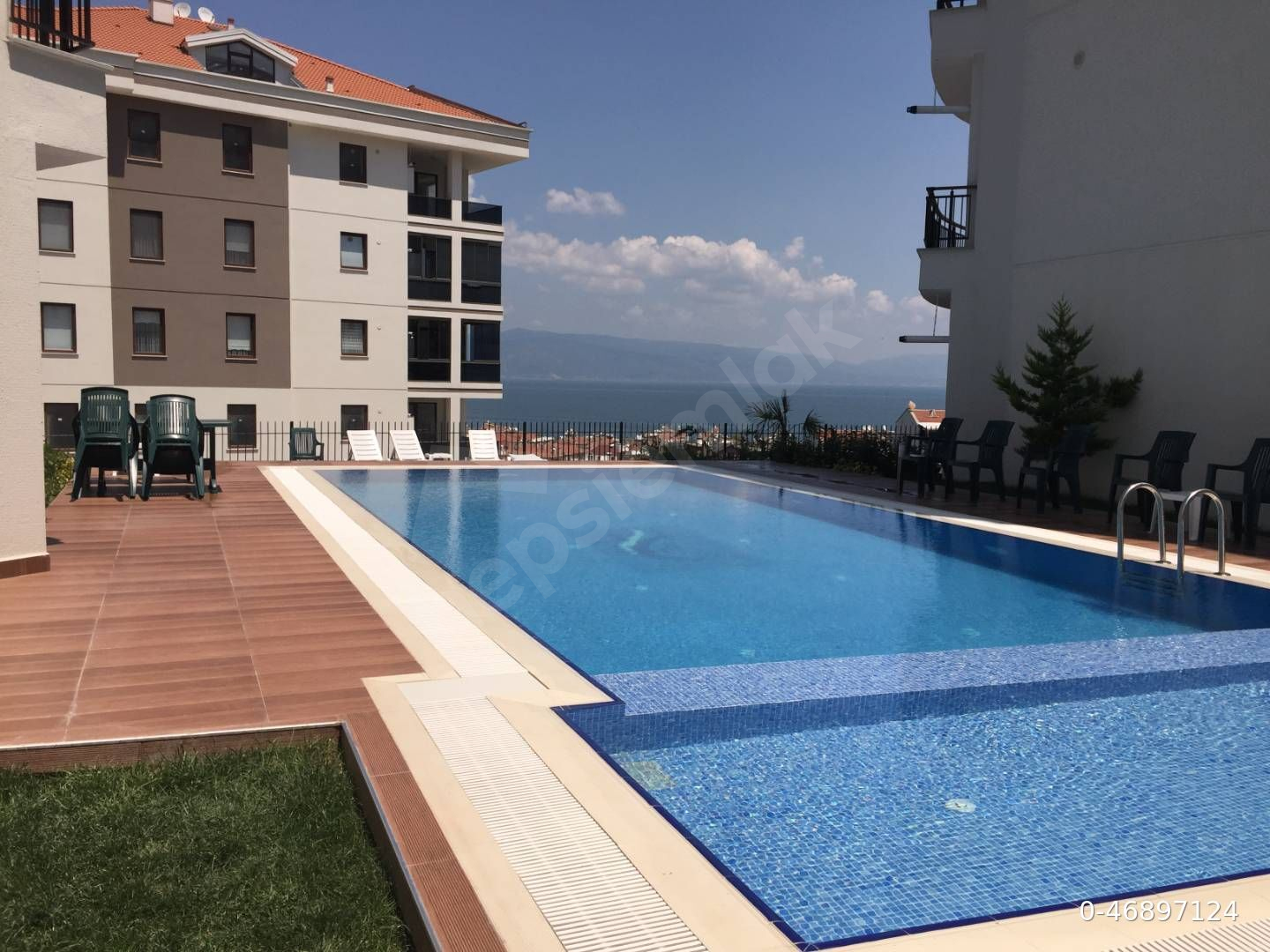 Mudanya Güzelyalıda Meşe Seyirkonakları3 sitesi Yüzme Havuzlu_ Kapalı otoparklı_ 1+1 Daire