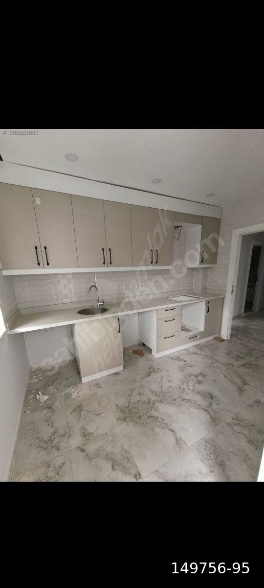 SATILIK ERENKÖY ESENTEPE MAH.2+1 AYRI MUTFAK 3.KAT SIFIR ASANSÖRLÜ DAİRE