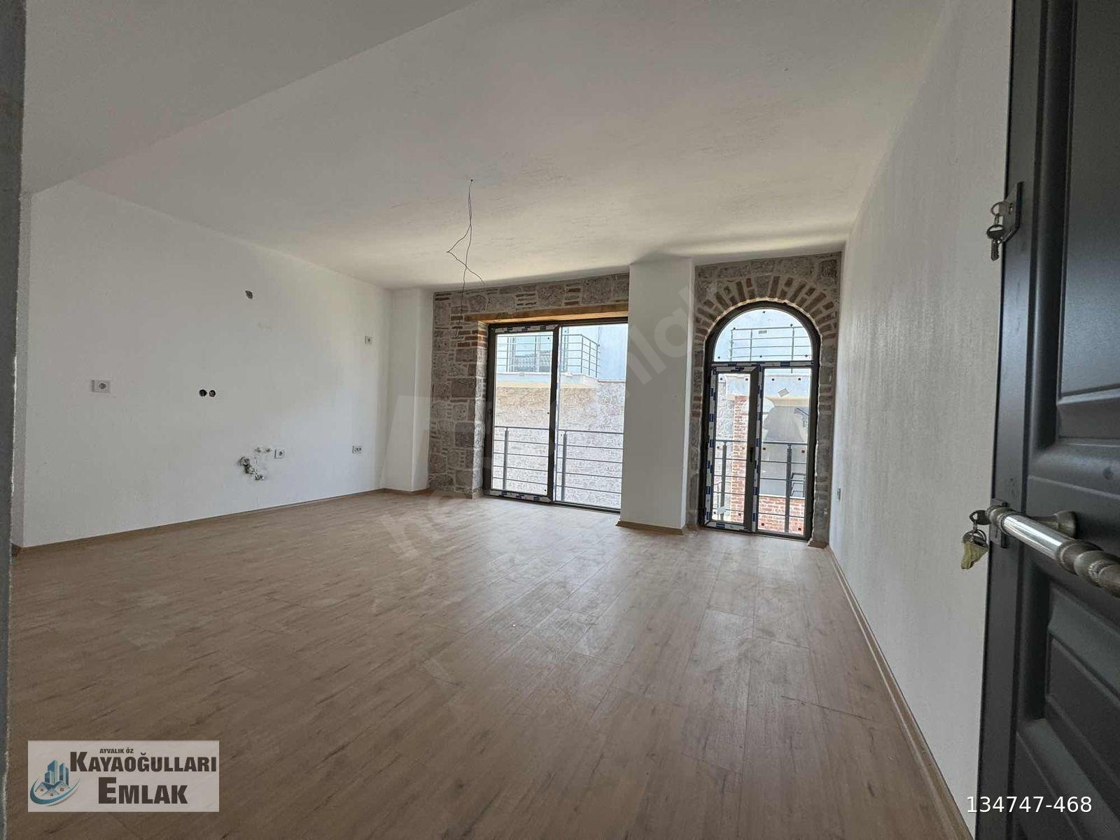 Ayvalık Özkayaoğulları Emlak murateli mh Taş Konsept 2+1 daire