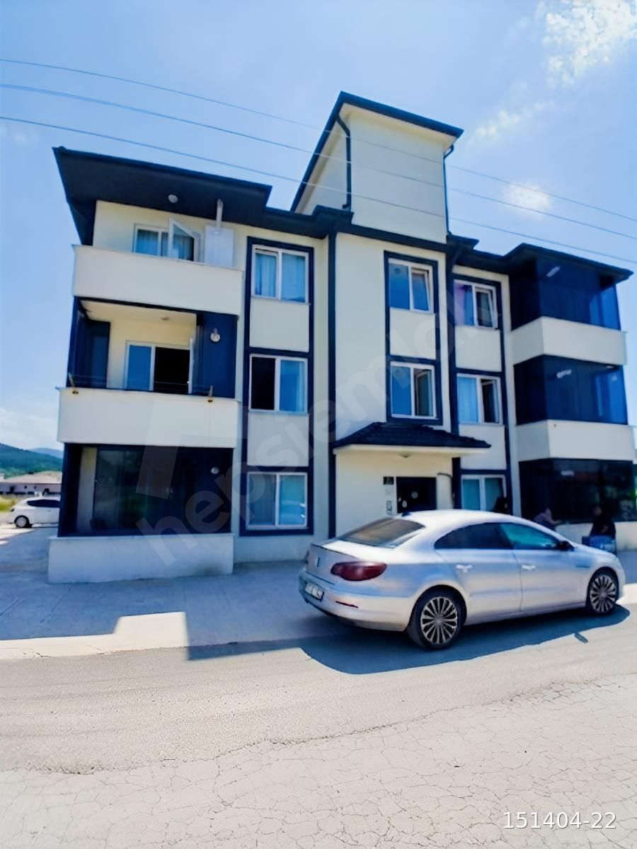 AKYAZI YENİ MAHALLE'DE SATILIK 2+0 FIRSAT DAİRE !