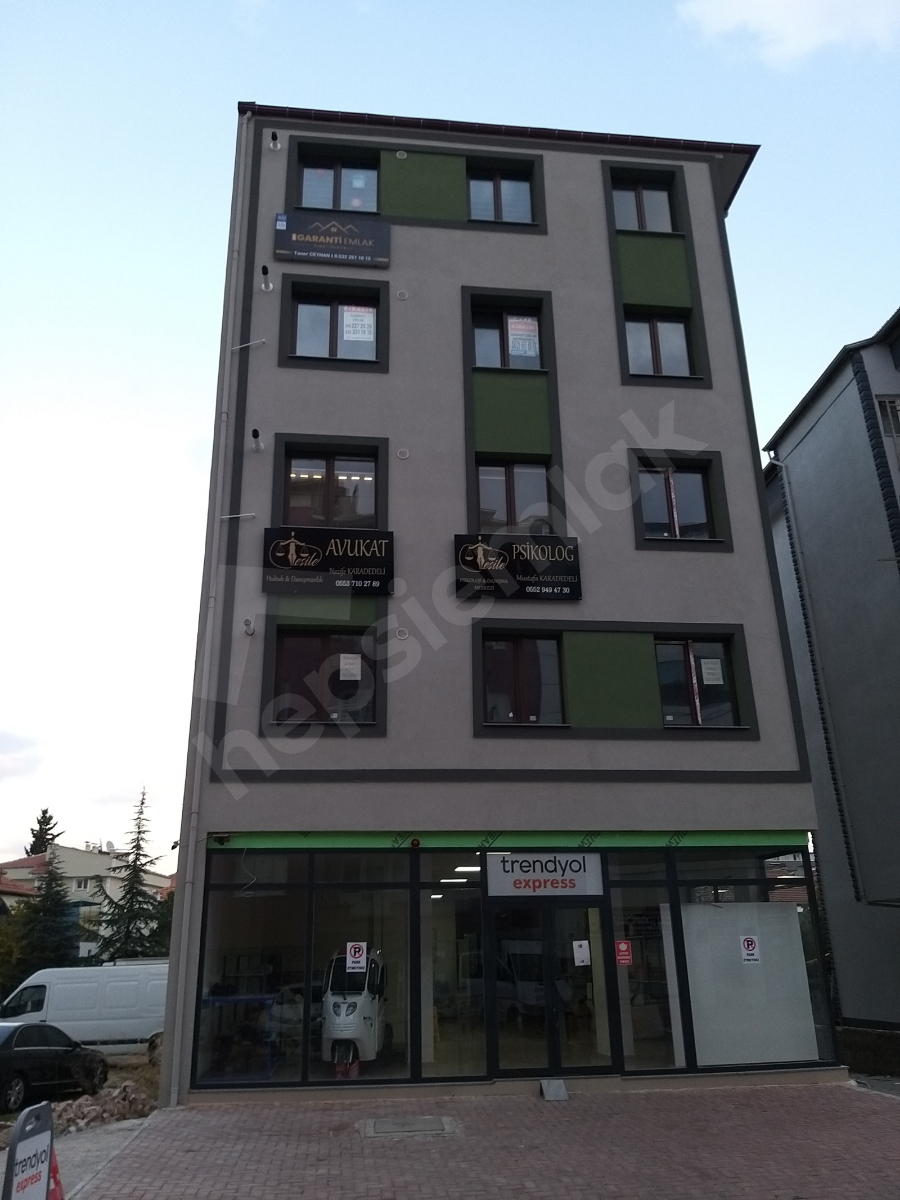 Uşak, Şehir Merkezi,Durak Özgöbek Otel Arası Lüks sıfır esyalı 1+1 Apart