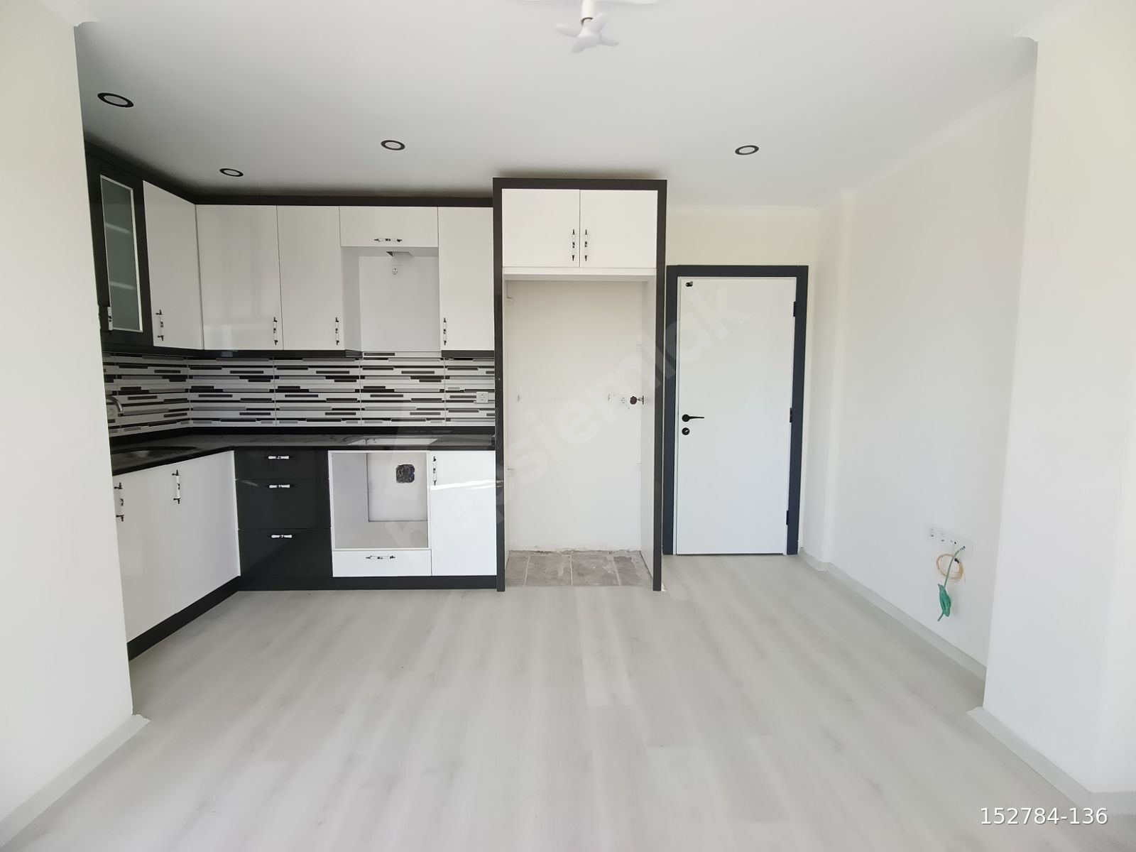 SARILAR'DA SIFIR, ARAKAT, HAVUZLU, ASANSÖRLÜ ️