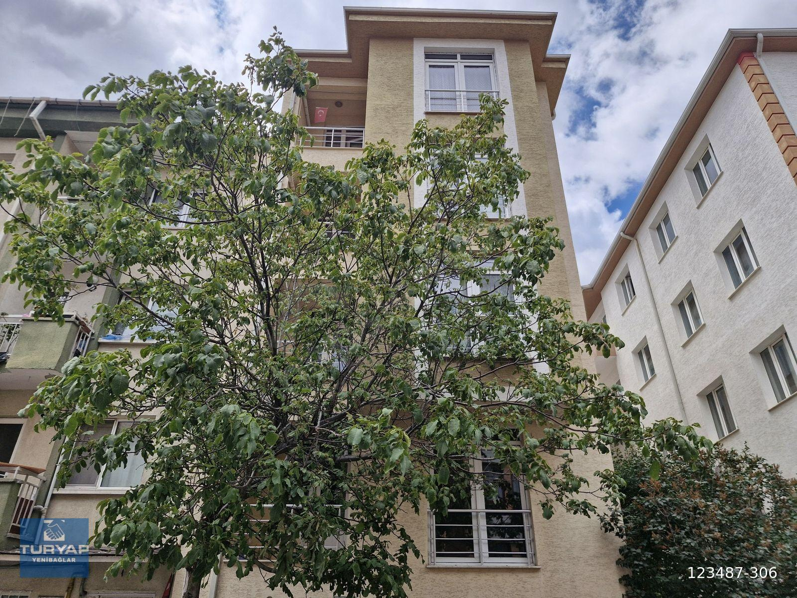 TURYAP YENİBAĞLAR'DAN FULL EŞYALI 2+1 GENİŞ KİRALIK DAİRE