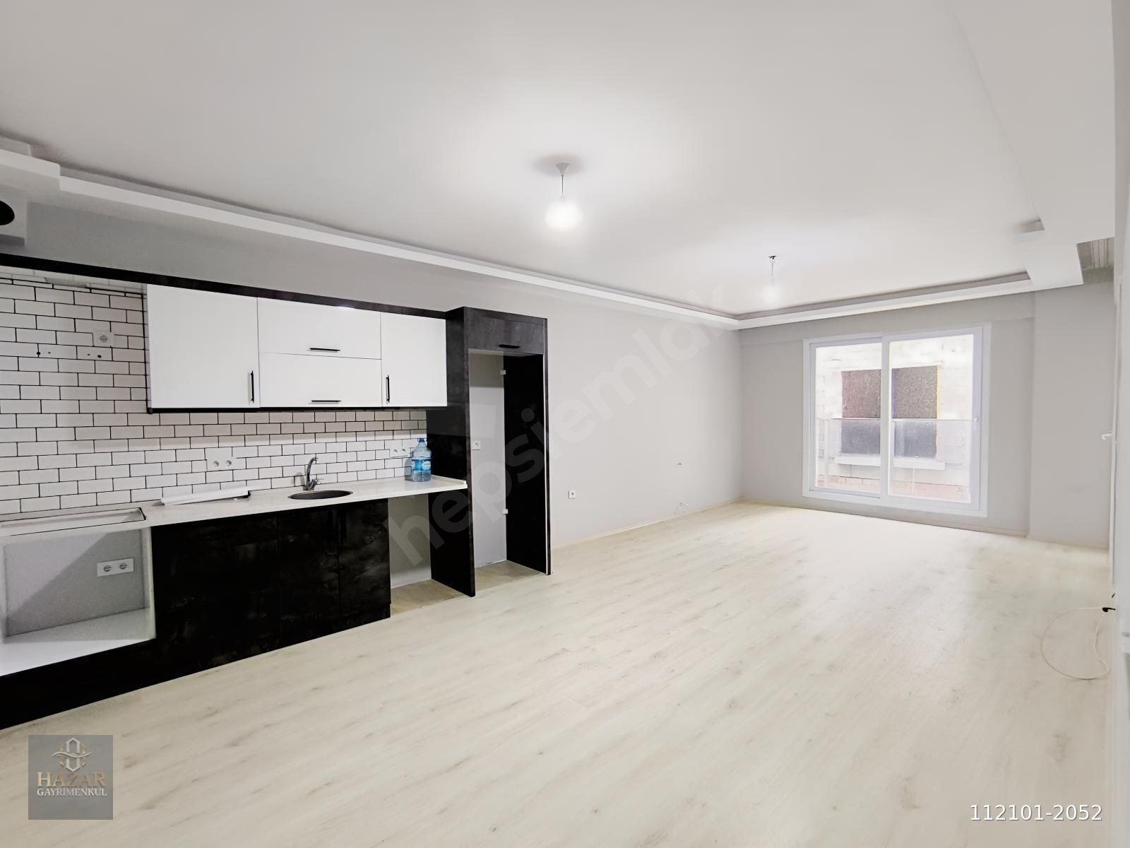 KUŞADASI DAVUTLAR ÇARŞI MERKEZDE ARA KAT 2+1 DAİRE