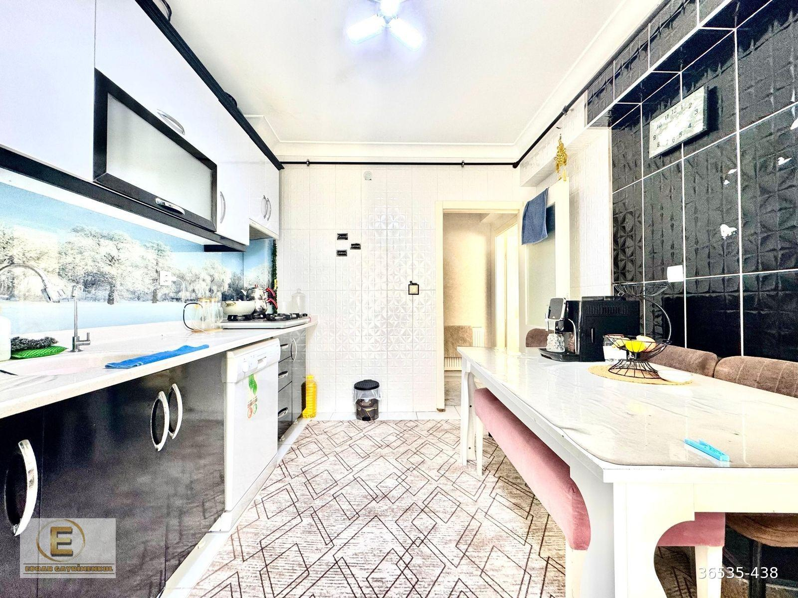 EBRAR GAYRİMENKUL'DEN CADDE ARKASI 3+1 FIRSAT DAİRESİ