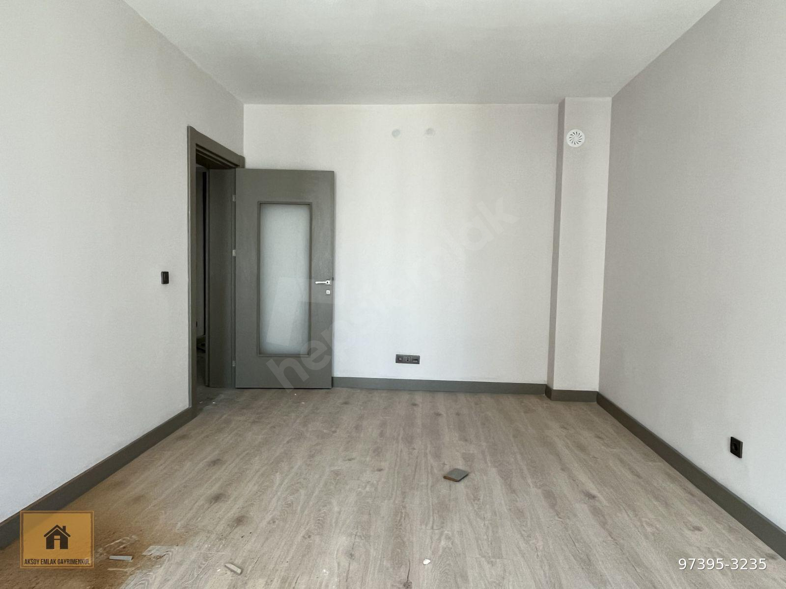 EMEK MAH GEDAŞ OFİSİ YANİ CADDEYE YAKIN 2+1 95M2 3.KAT GÜNEY CEPHELİ KULLANIŞLI FERAH ARAKAT DAİRE