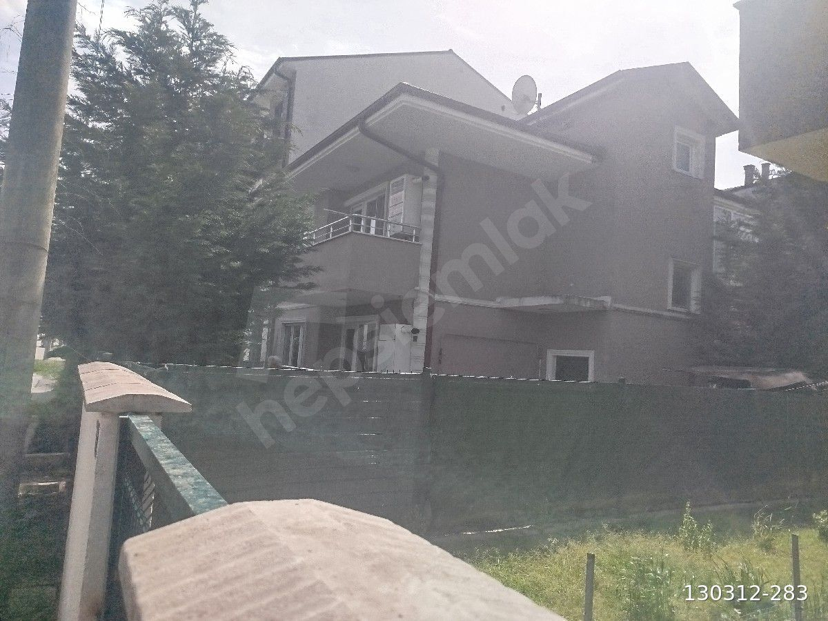 SERDİVAN YAZLIK MAH BERKE PİLASTIK FABRIKA ARKASI KİRALIK DAİRE