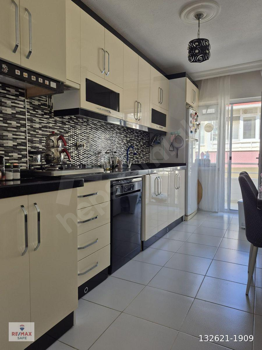 SİNCAN'DA SİTE İÇERİSİNDE SATILIK 3+1 FIRSAT DAİRE