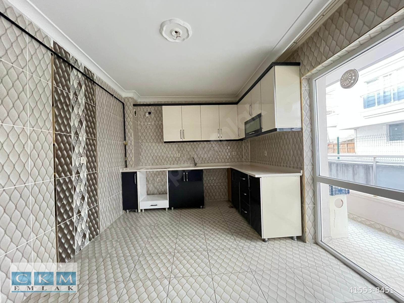 CKM'DEN ŞEHİTLER CD YANI YENİ BİNA MANTOLAMALI 3 BALKON 3+1