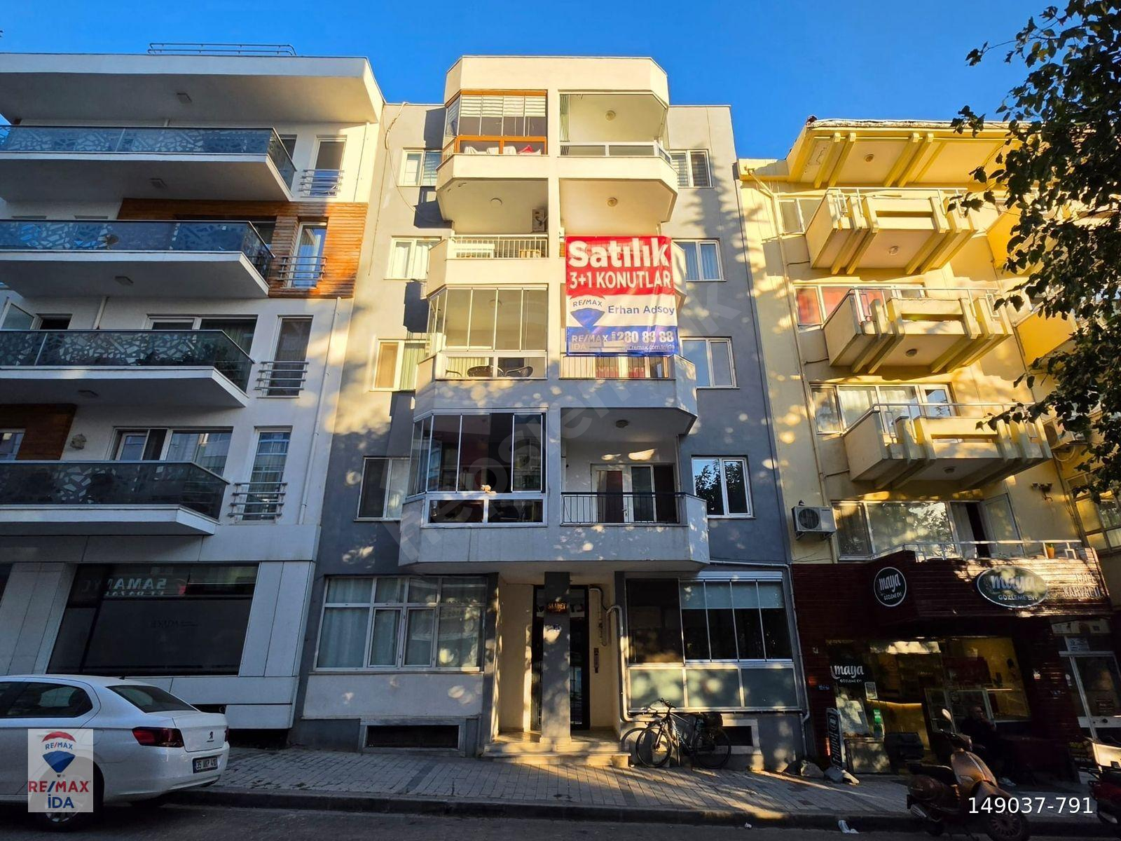 Çanakkale Cevatpaşa Kordonda Satılık Boğaz Manzaralı 3+1 Konut
