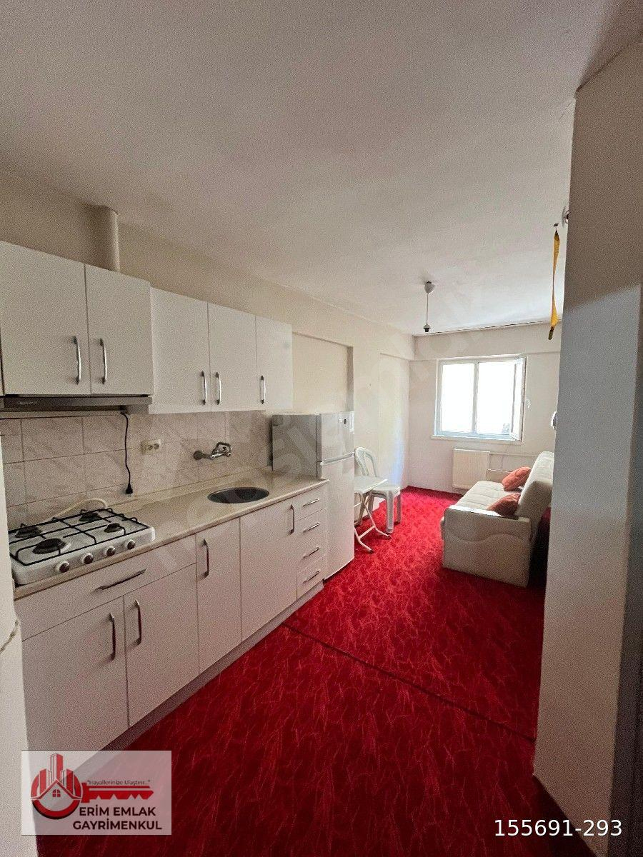 KIRMIZI TOPRAK DA FATURALAR DAHİL KİRALIK 1+1 DAİRE