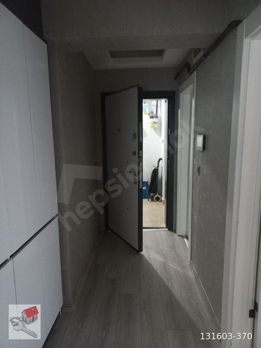 DEMETEVLER MAH.İVEDİK CAD. KÖŞE BAŞI ÖN CEPHE 4. KATTA 3 ODA 1 SALON AKBANK KARŞISI