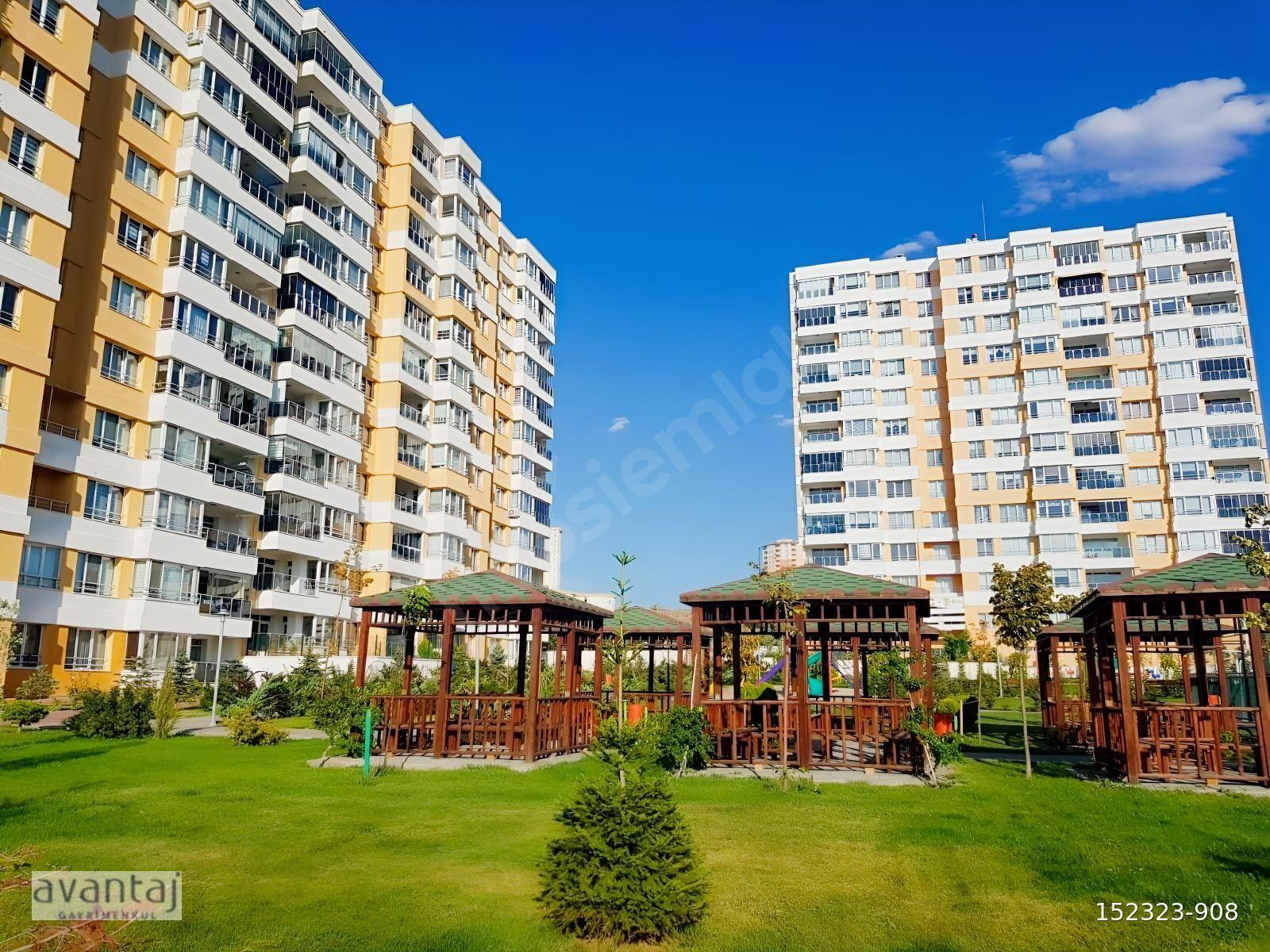 KORU SİTESİNDE 3+1 SATILIK GÜVENLİK VE SOSYAL TESİSLİ DAİRE
