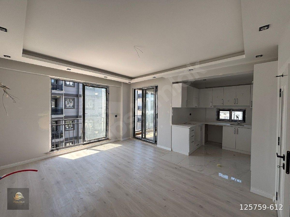 İskelede Havuzlu Sitede Kiralık 2+1 Daire