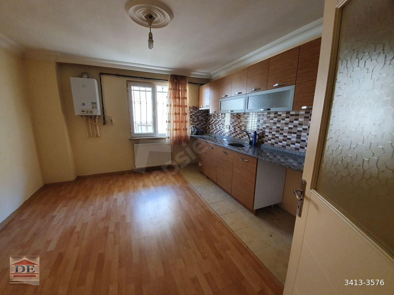Merkezi Konumda 1+1 Satılık Daire , Otoparklı ,Ara kat ,Kombili