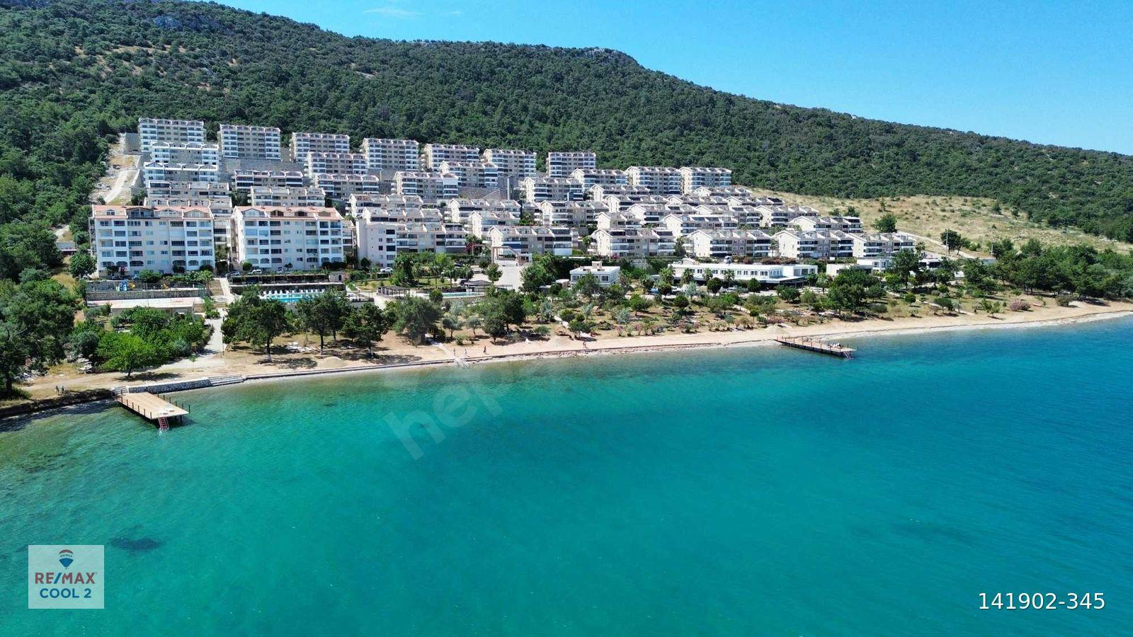 DENİZE SIFIR KONUMLU FULL DONANIMLI SİTE İÇİ 2+1 DAİRE