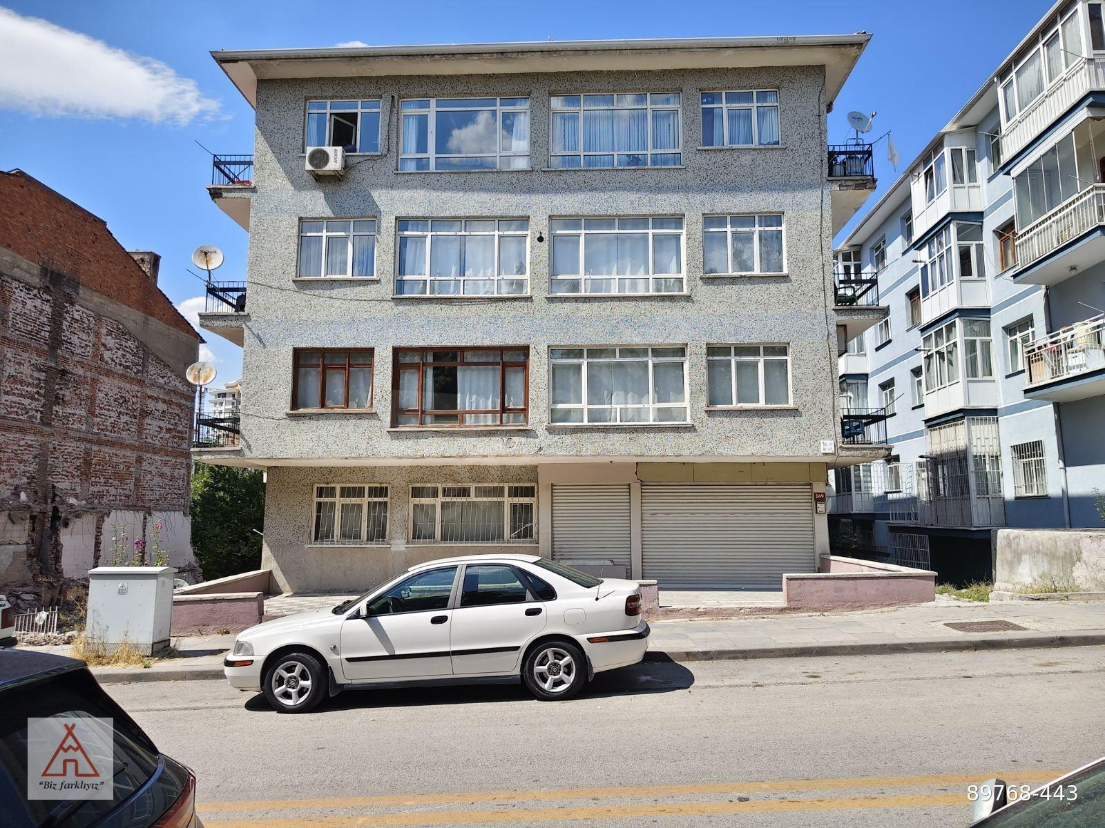 UZMAN EMLAK'TAN 3+1 ARA KAT ŞİRİN FERAH KULLANIŞLI DAİRE