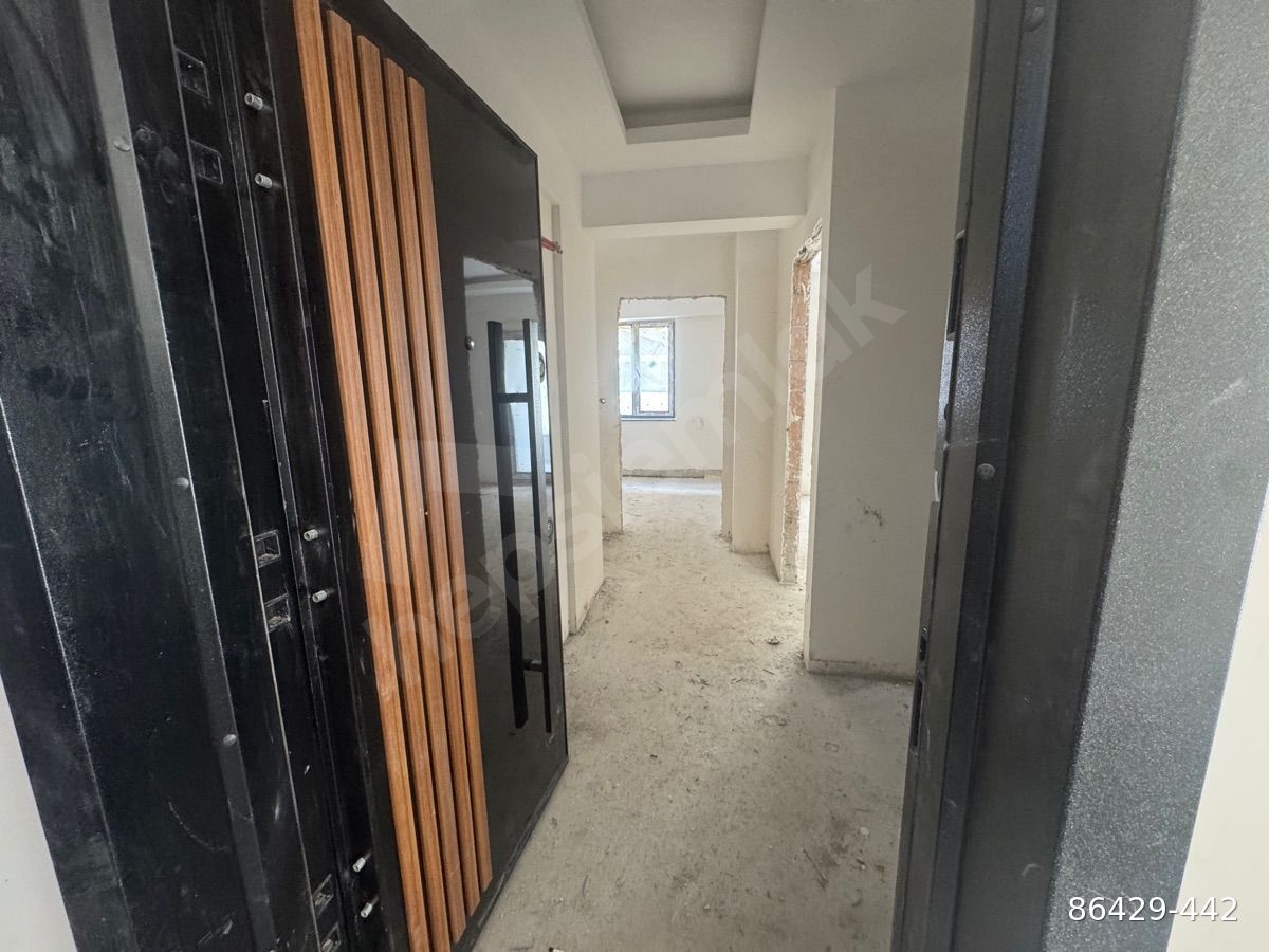 HASAN BULGUR EMLAKTAN KALE MAH MUTLU CAD ÜZERİNDE DÜZ GİRİŞ 1+1 DAİRE