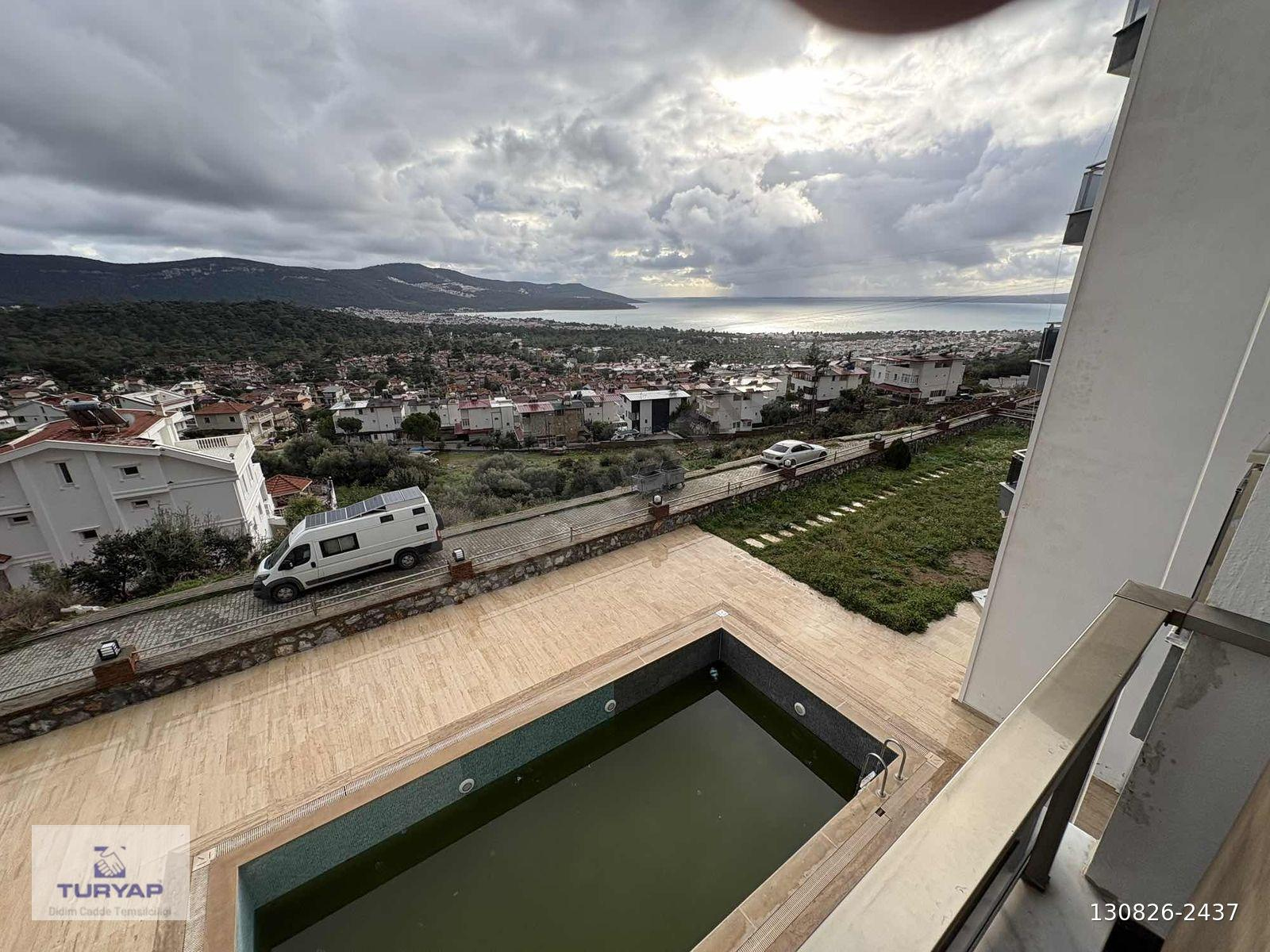 full deniz manzaralı havuzlu site içerisinde 2+1 daire