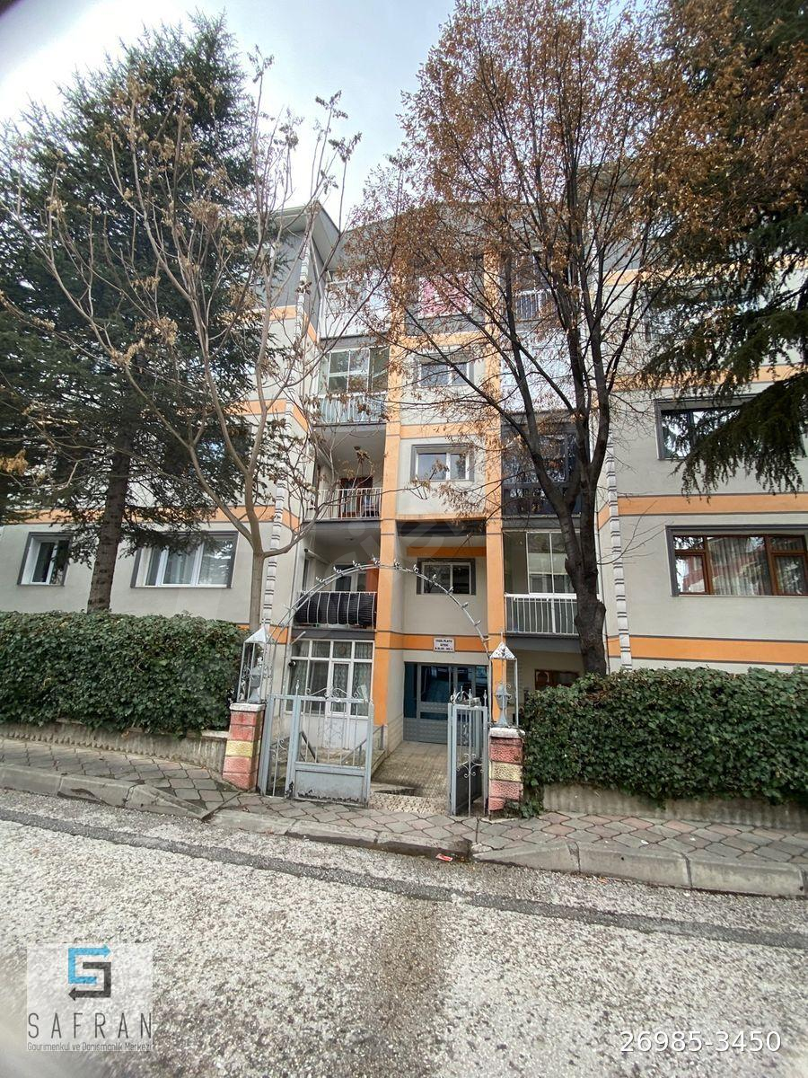 SAFRAN DAN SİNCAN SELÇUKLU MAHALLESİN DE BAĞIMSIZ KOMBİLİ YEŞİL PLATO SİTESİNDE BALKONLU DAİRE