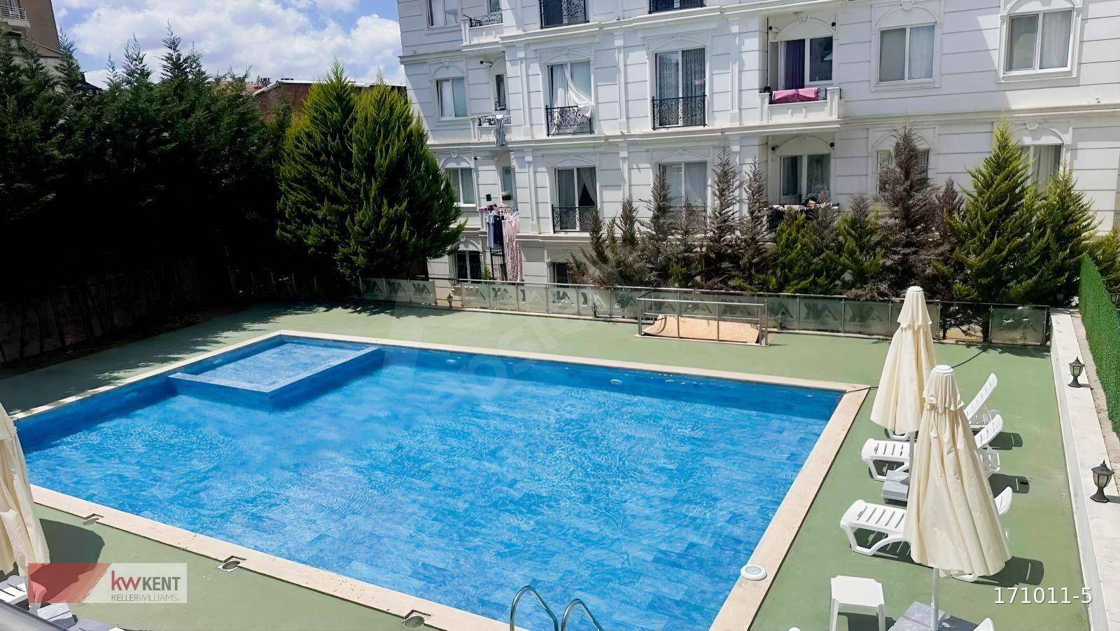 AKTRİUM SİTESİNDE HAVUZLU OTOPARKLI 1+1 SATILIK DAİRE