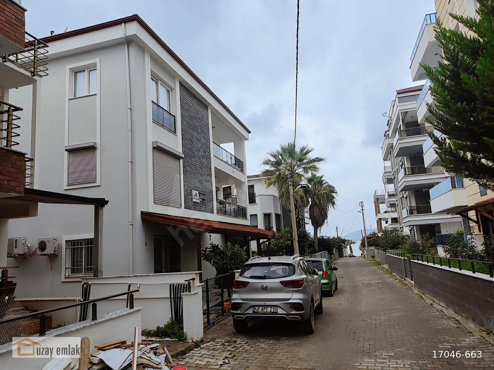 GÜLLÜK MİMOZA CAFE ARKA TARAFINDA SATILIK 2+1 DAİRE