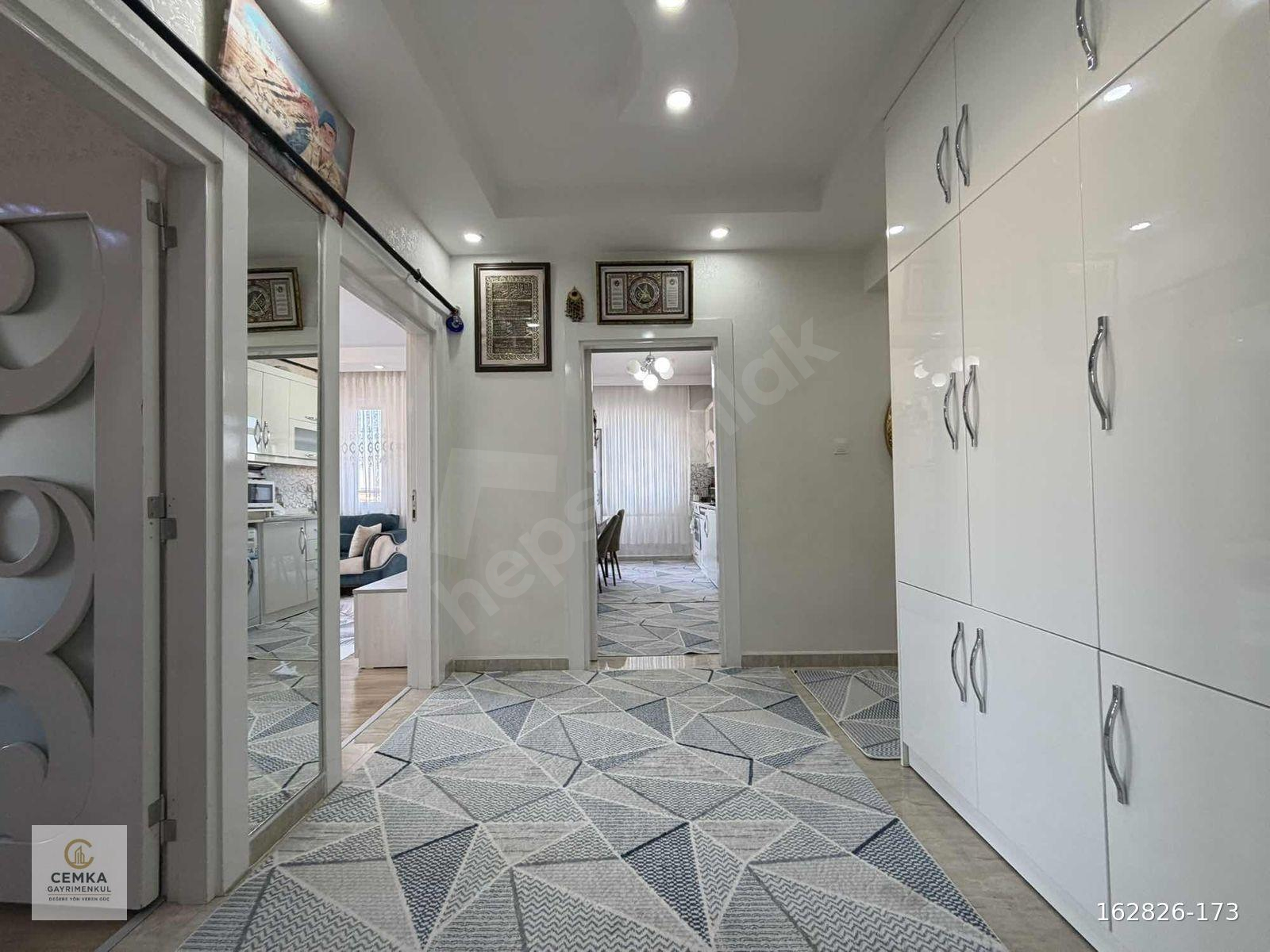 KARACAAHMET'TE 145 m² NET | KAPANMAZ MANZARA | ÇİFT BALKONLU 3+1