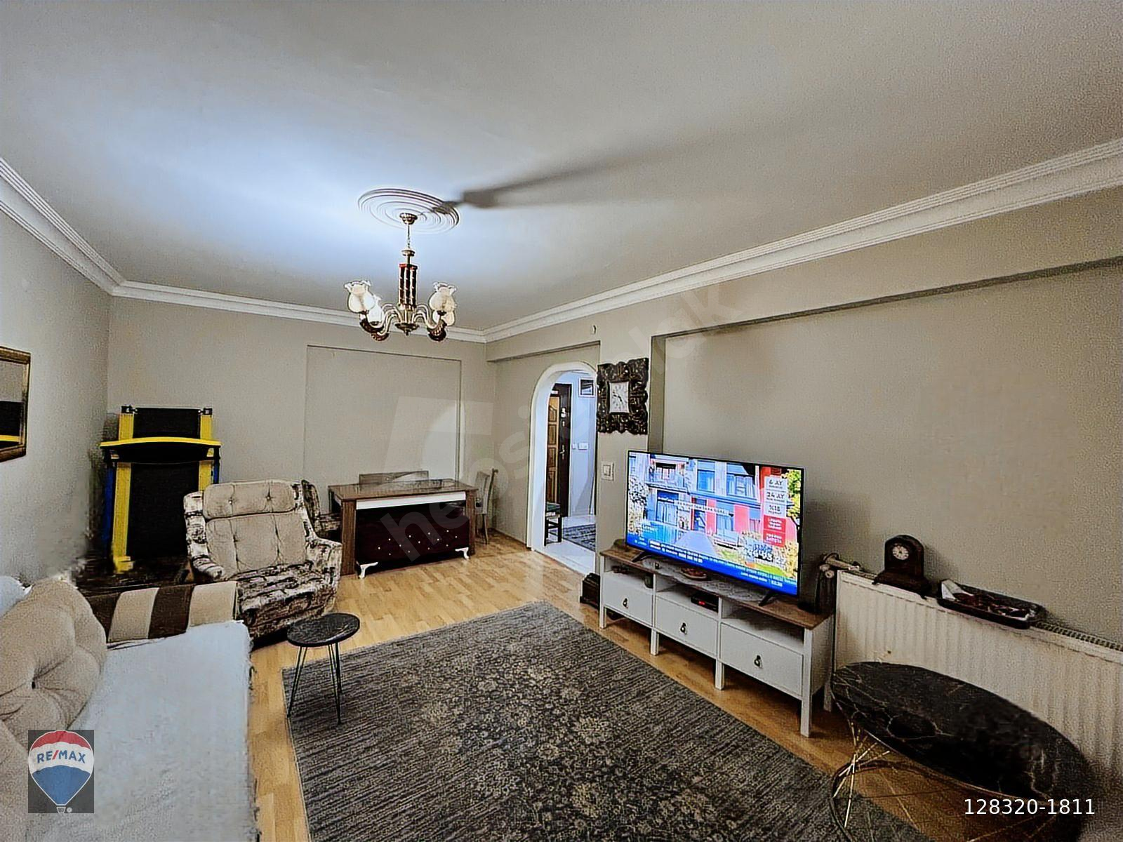 ADAPAZARI KARAMAN'DA SATILIK 3+1 DAİRE