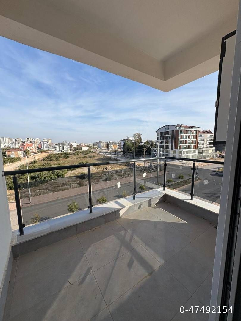 Sahibinden Atatürk Caddesi üzerinde Doğalgazlı Arakat 2+1 DAİRE