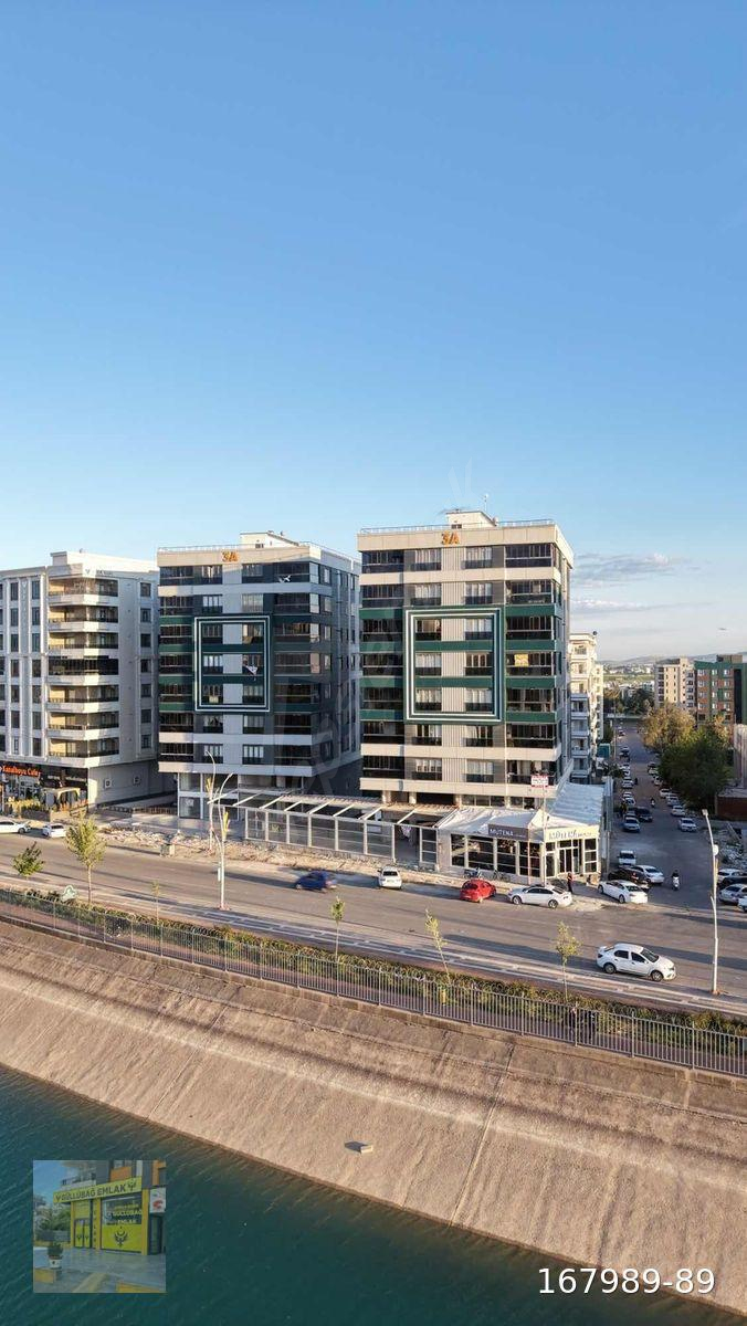 ACİLLL KANALBOYU'NDA LÜX 4+1 KÖŞEBAŞI DAİRE